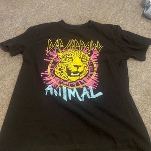 graphic tee from marshalls!! size medium!
